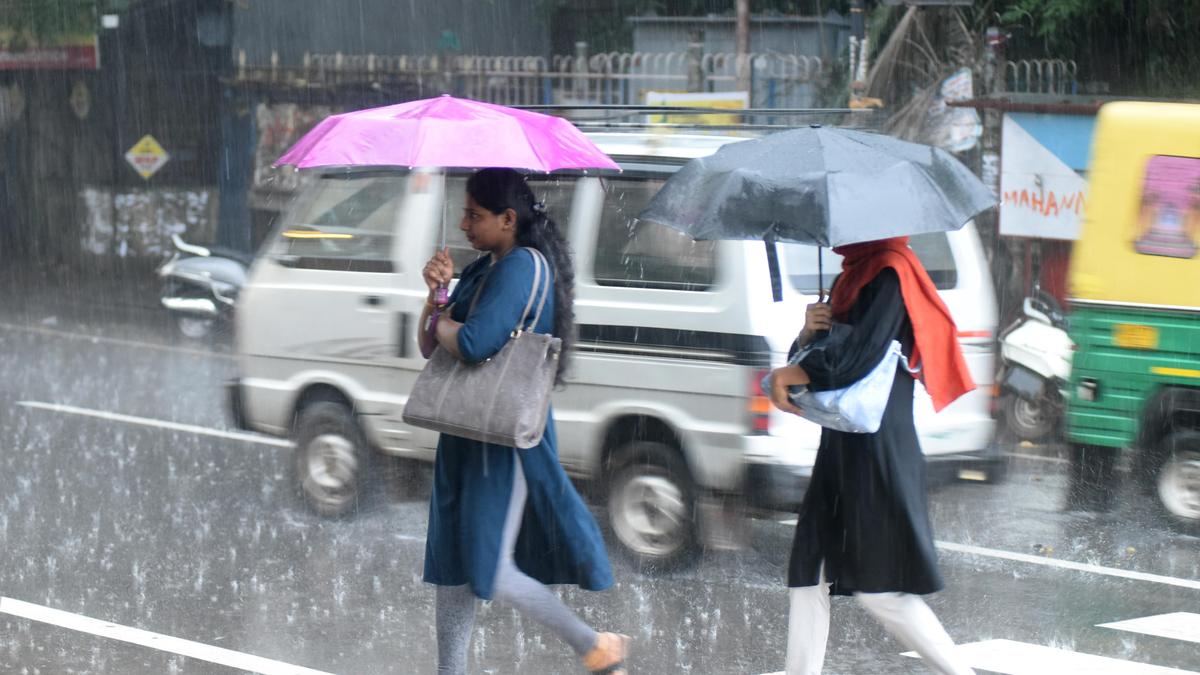 चक्रवात मोन्था से केरल में भारी वर्षा होने की संभावना; तीन जिलों के लिए ऑरेंज अलर्ट