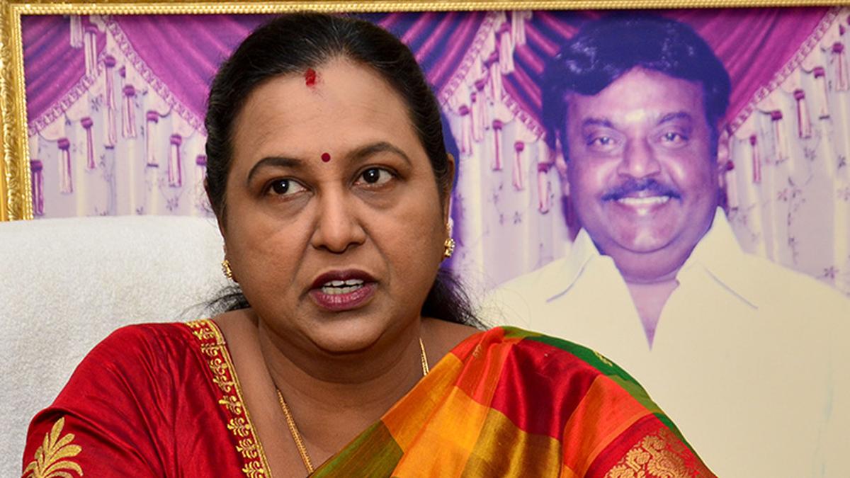 Premalatha demands Deepavali bonus for part-time teachers