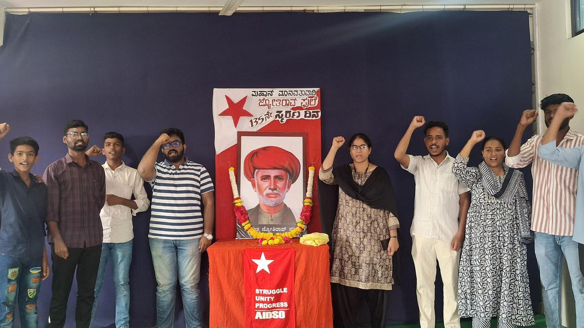 Jyotirao Phule remembered on 135th death anniversary