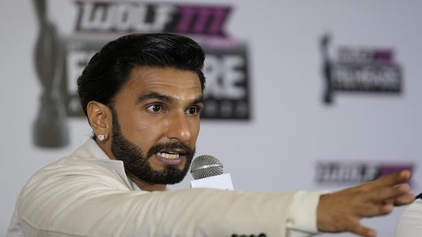 Mumbai police to question Ranveer Singh in nude photoshoot case