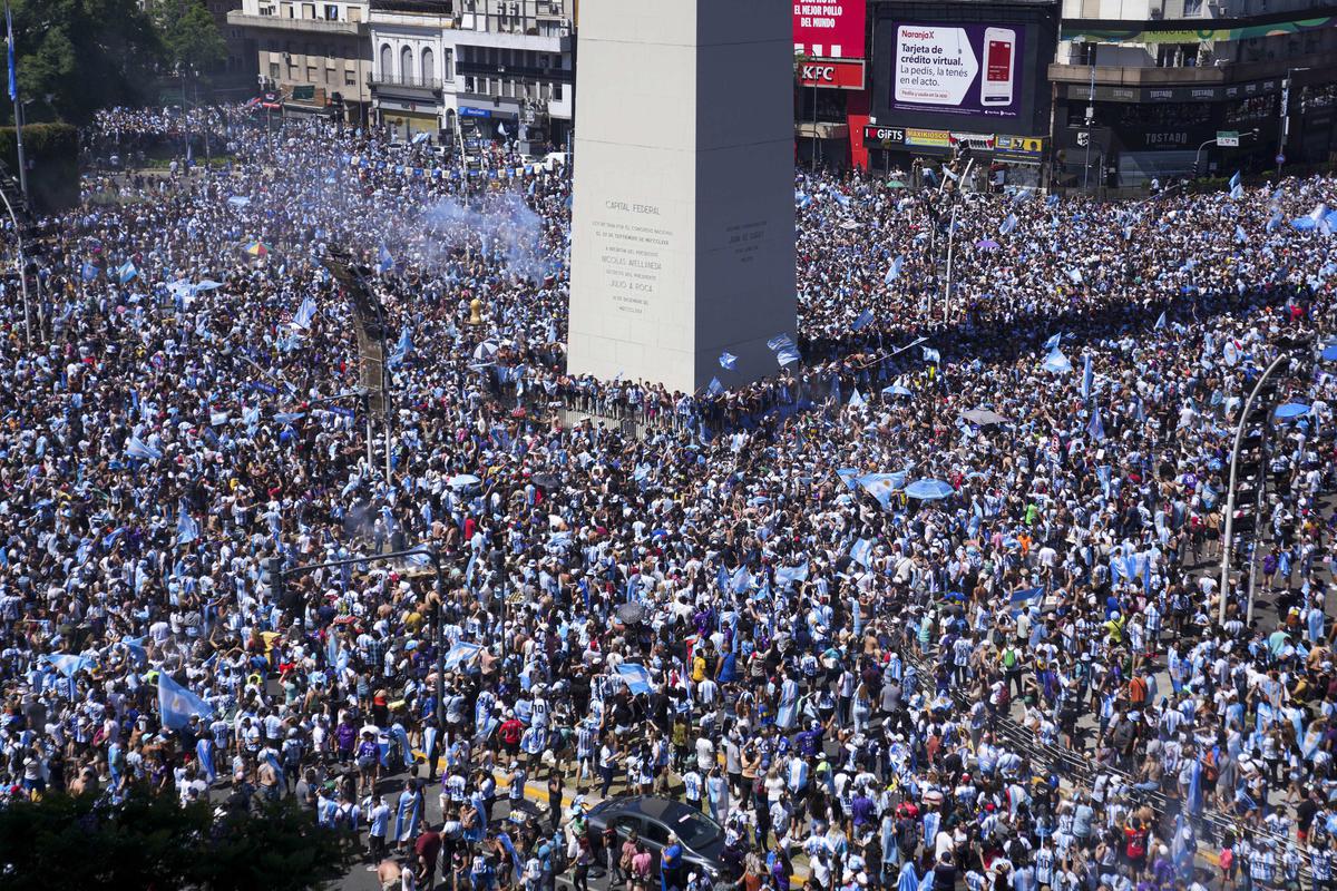 Mira las calles de Argentina explotar de alegría tras la victoria en la Copa del Mundo