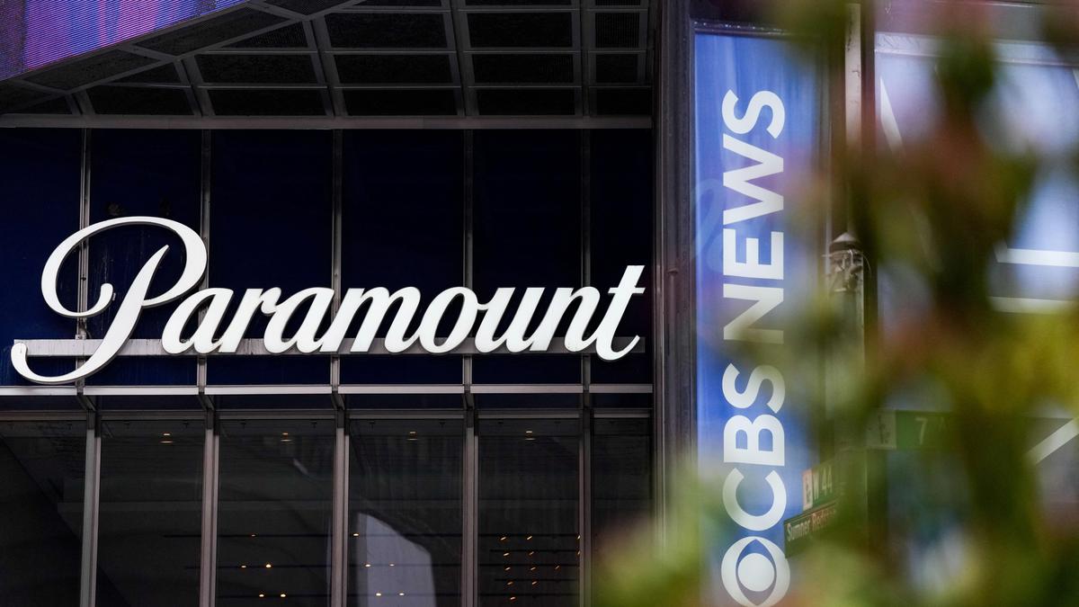 Warner Bros. says reopening talks with Paramount on its buyout offer