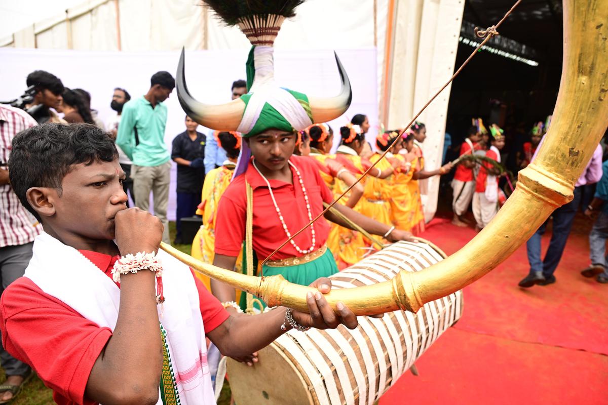 Students of EMRS-Maredumalli Agency, ASR district, performing Rela Dance at Udbhav-2025 at KL University, Vaddeswaram, Tadepalli, Guntur district, on Wednesday.