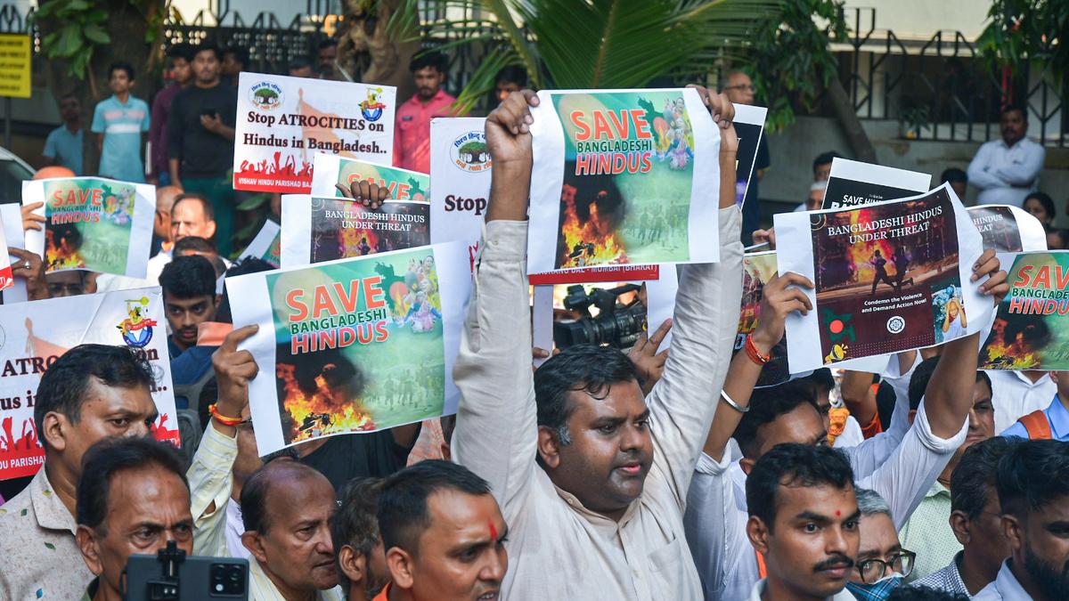 Protests in Mumbai over arrest of ISKCON priest, attack on Hindus in Bangladesh