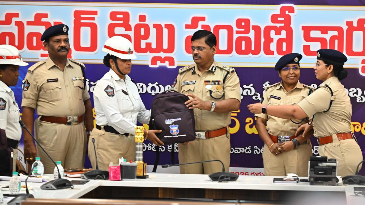 Vijayawada Police Commissioner distributes summer kits to traffic police personnel