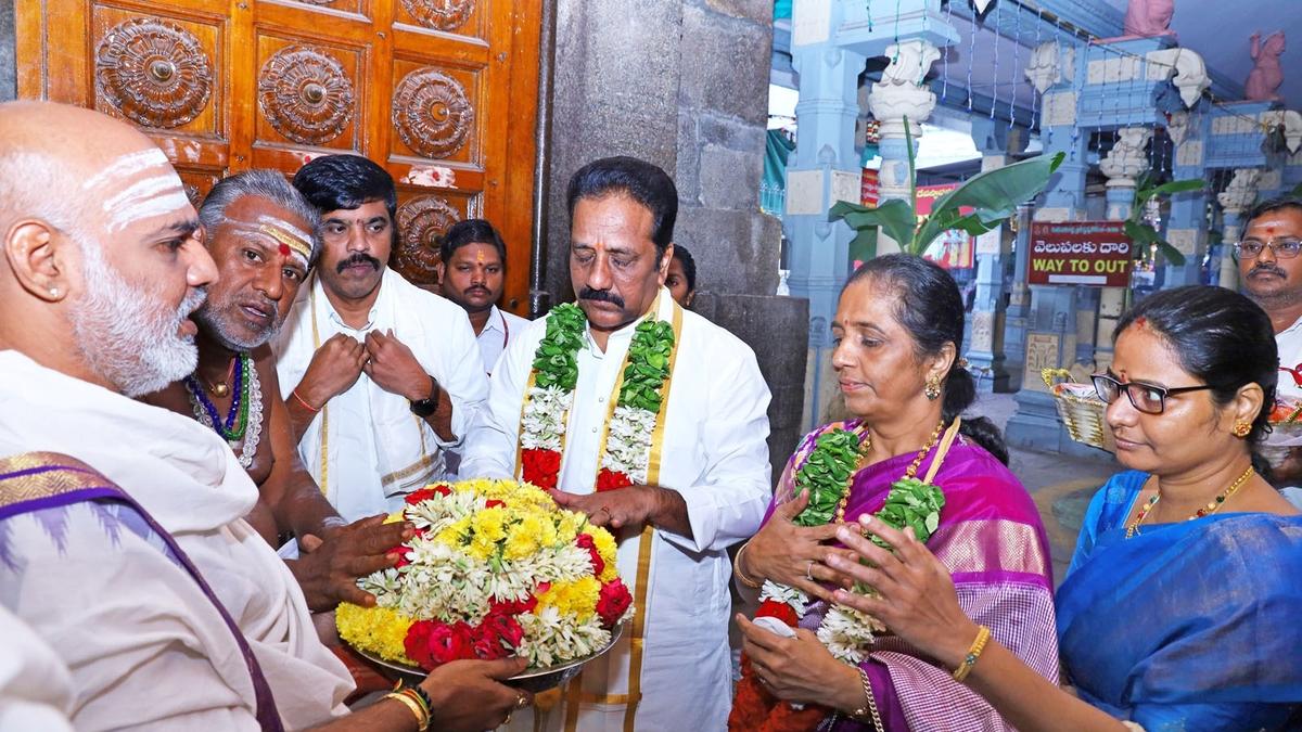 T. Bapi Reddy takes charge as the new Executive Officer of Srikalahasti temple