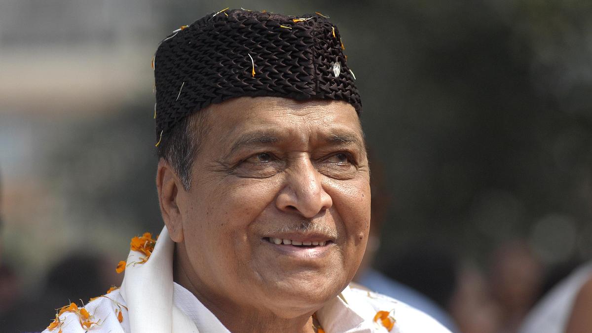 असम के लिए गंतव्य शांतिनिकेतन, कवियों को मनाने की पहल