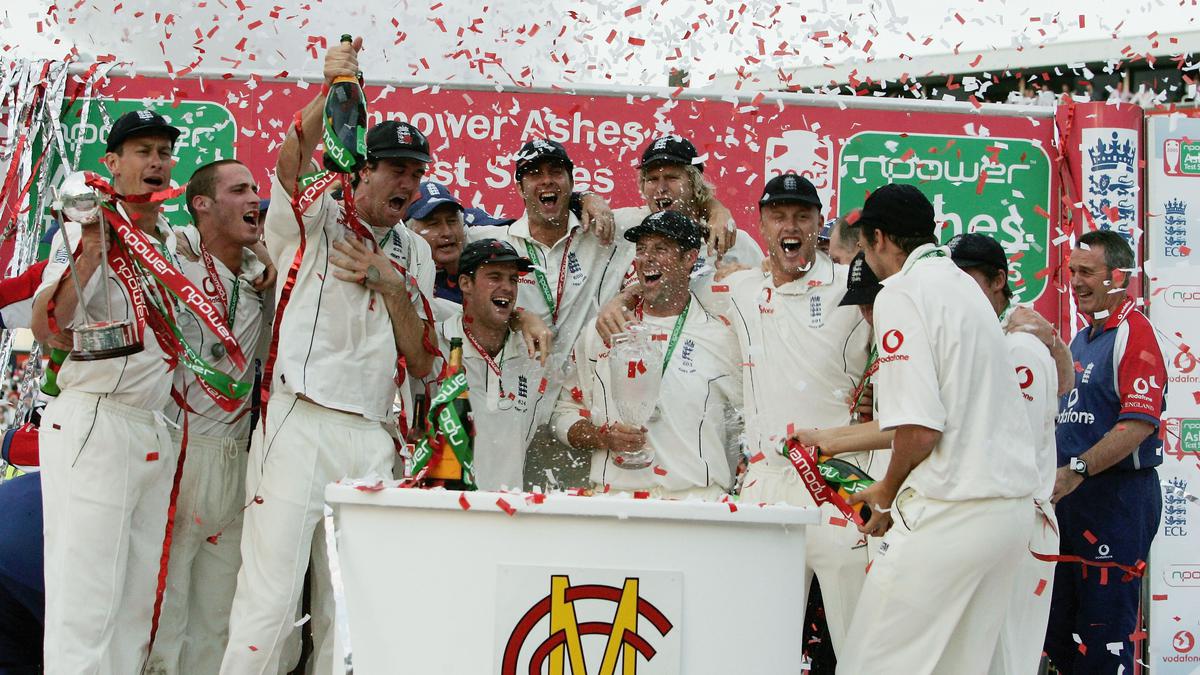Stuart Broad urges England to emulate 2005 Ashes success