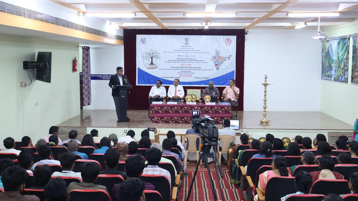 L'ANJA College di Sivakasi, insieme alla Direzione Centrale dell'Hindi, al Ministero dell'Istruzione, al Governo dell'India, a Nuova Delhi, organizza un seminario nazionale di tre giorni.