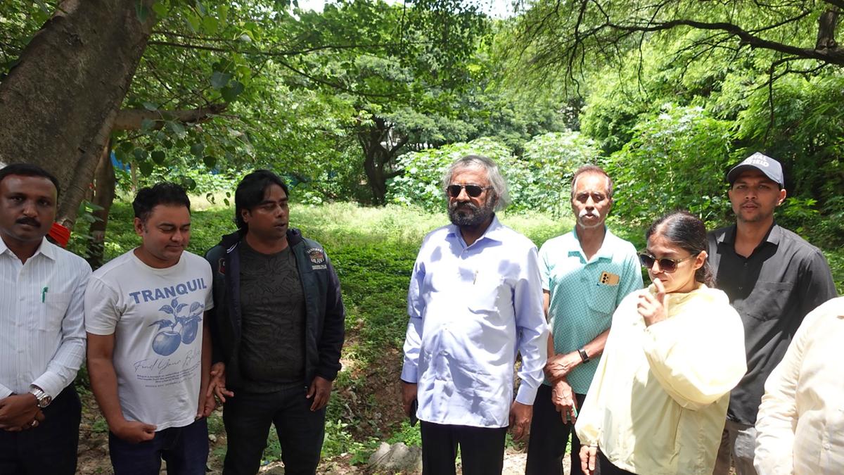 Khandre instructs officials not to permit felling of trees at Bangalore Cantonment Railway Colony
