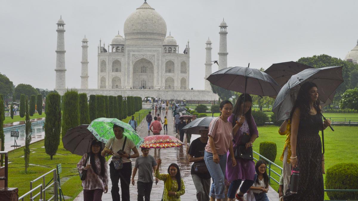 Taj Mahal dome leaks; ASI says no damage, only seepage