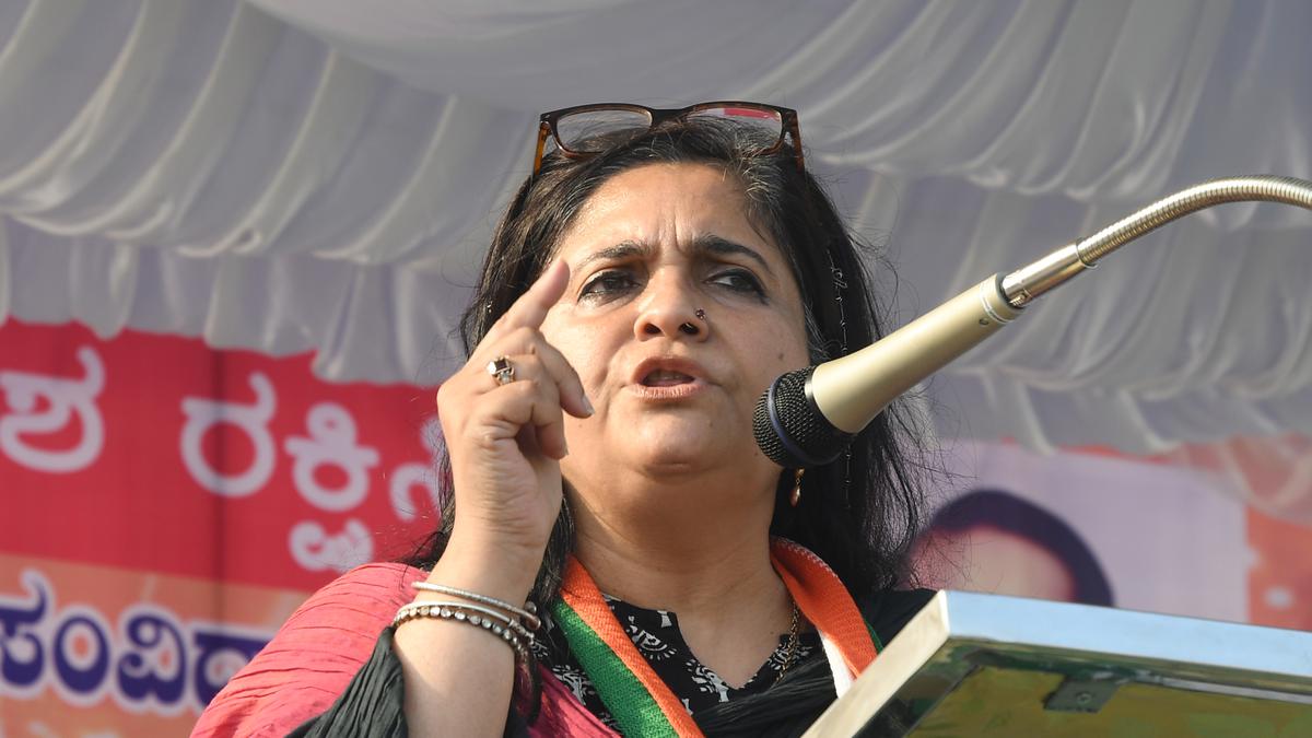 Supreme Court stays Gujarat High Court order directing Teesta Setalvad to surrender immediately