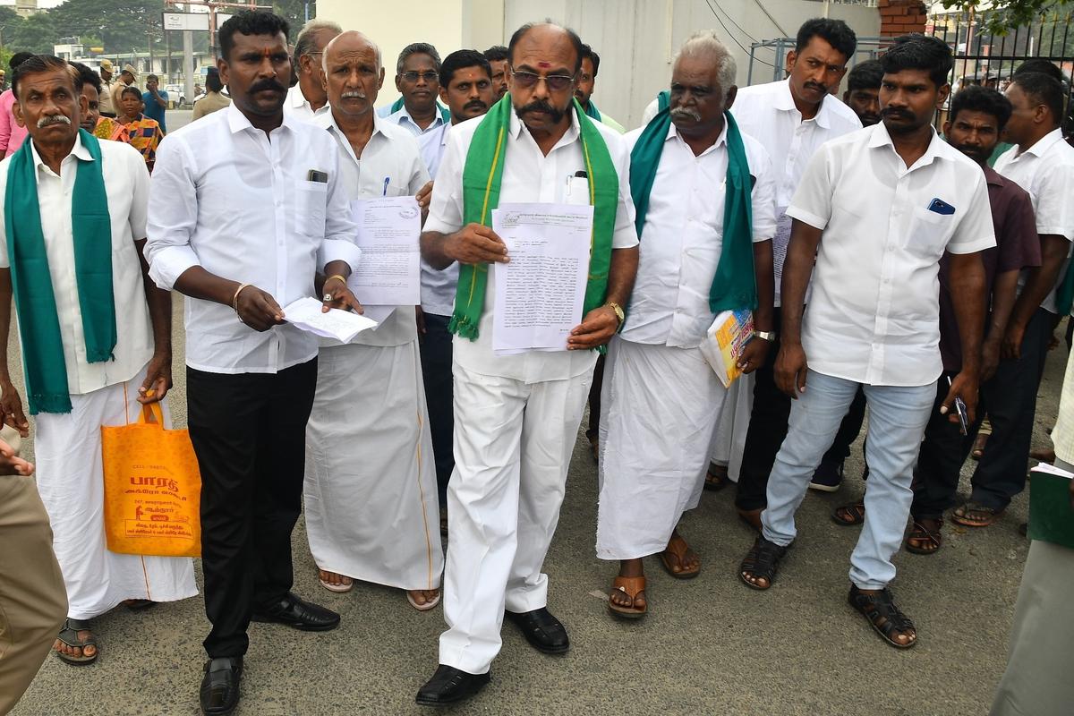 Farmers seek permission to lift gravel from lake