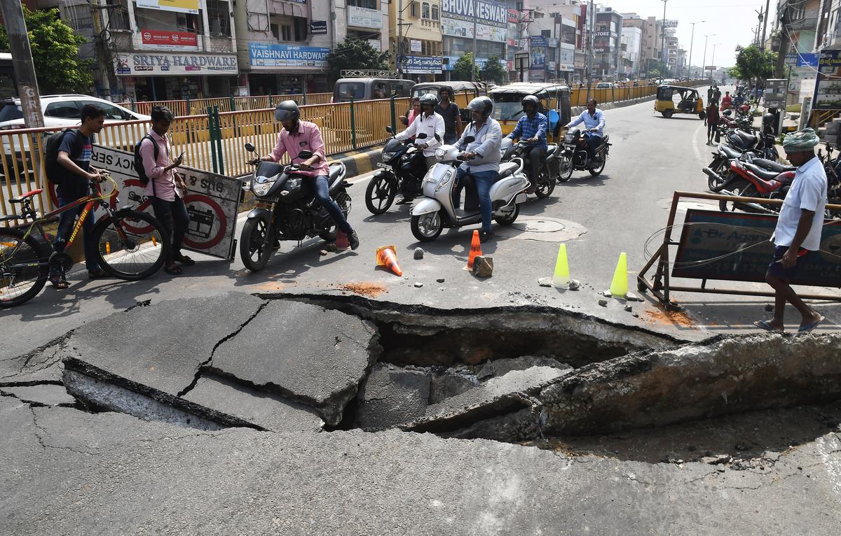 Portion of BRTS road caves in near Rama Talkies in Visakhapatnam, traffic diverted