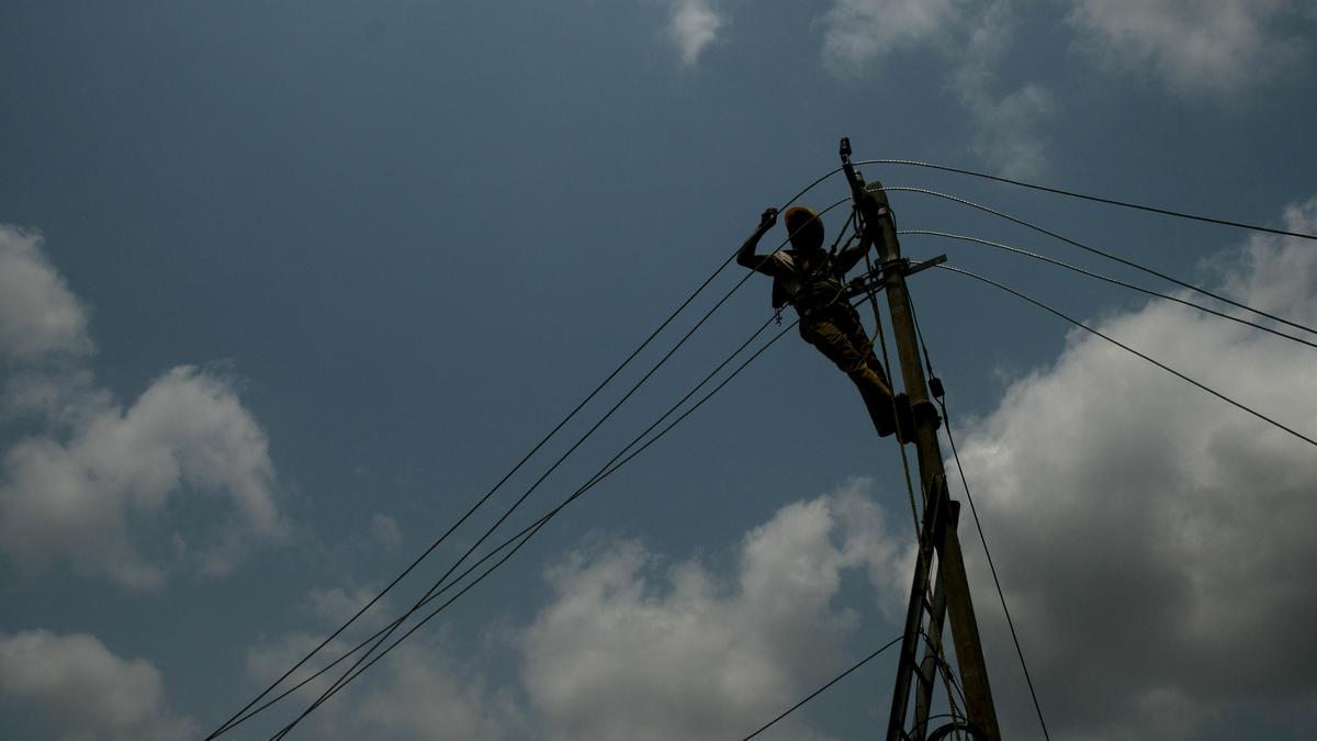 Tariff revision of HT, EHT consumers: HC directs KSERC not to pass any order