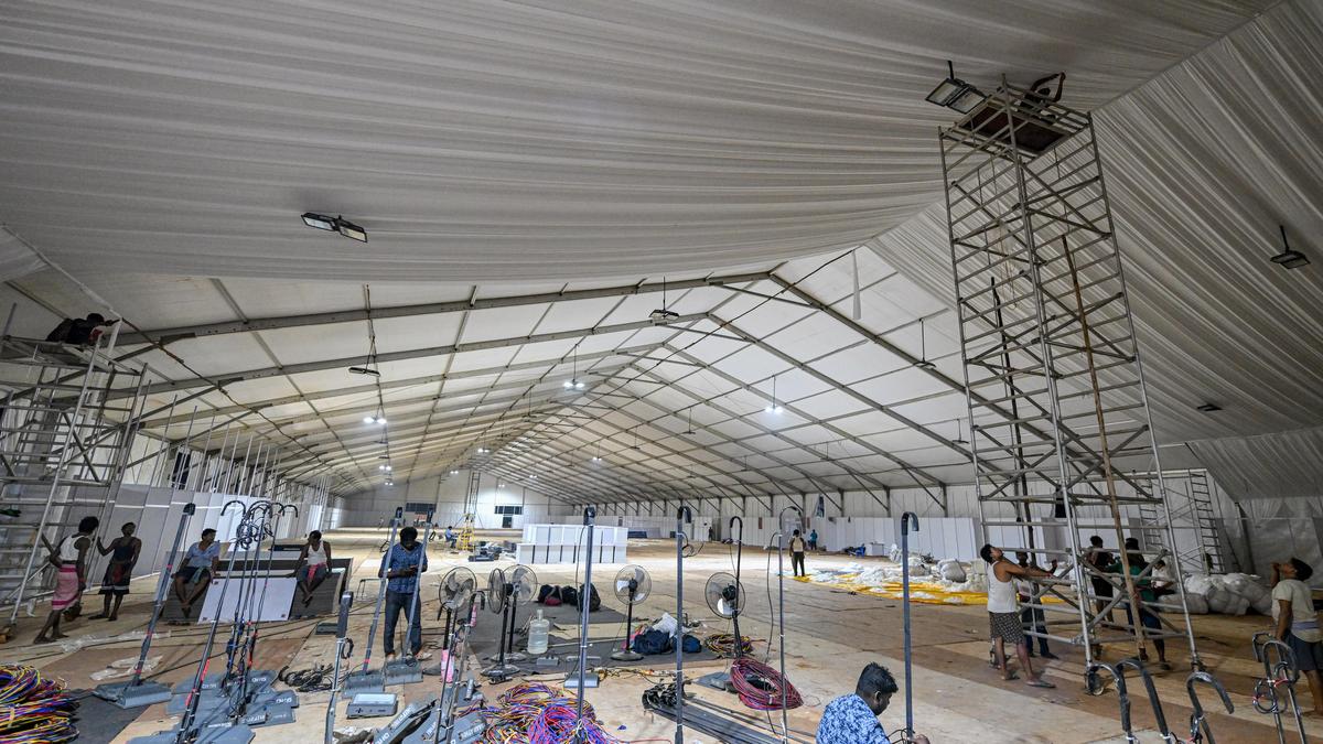 Collector reviews CII summit arrangements