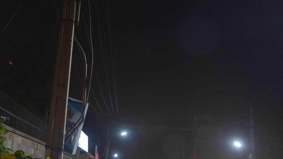 Defunct street lights driving denizens up the wall in Visakhapatnam