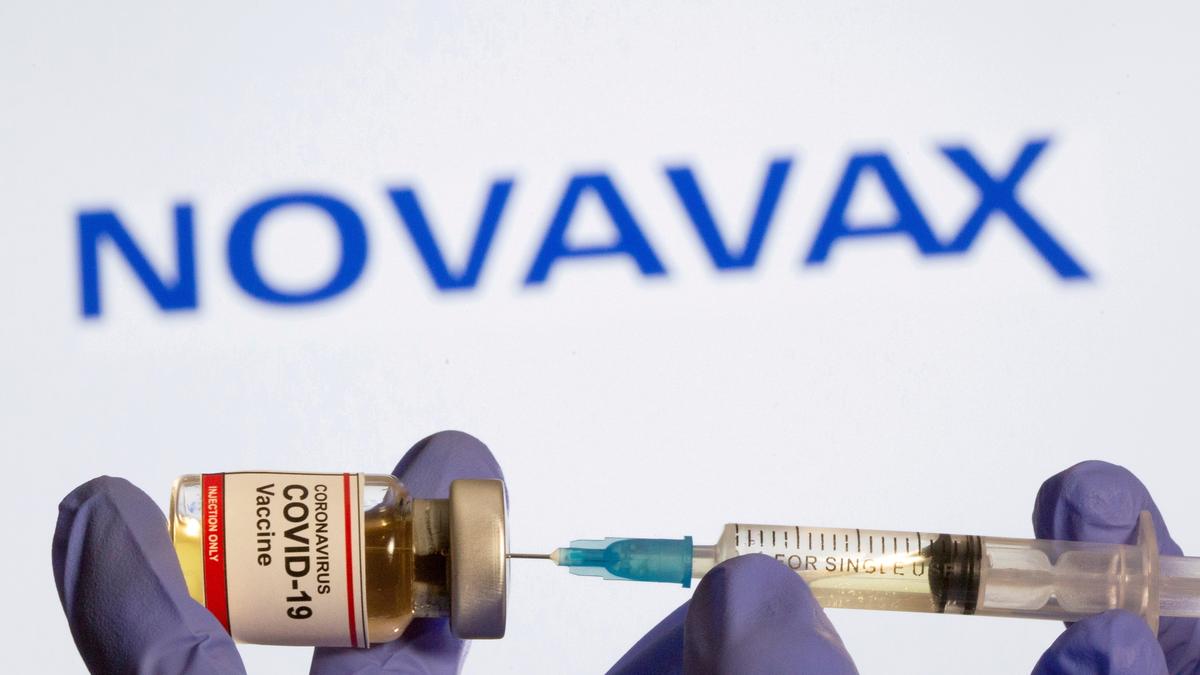 FDA는 새로운 조건으로 Novavax 코비드 백신을 승인합니다