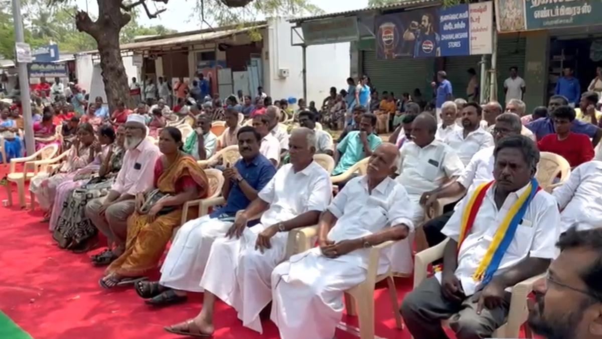 Bhavani River Protection Committee stages demonstration, urging action against industrial pollution