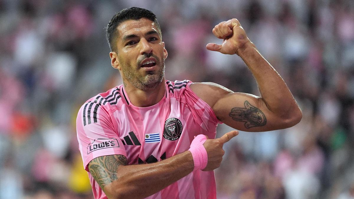 Suarez, Nandez miss out as Bielsa names Uruguay's World Cup squad