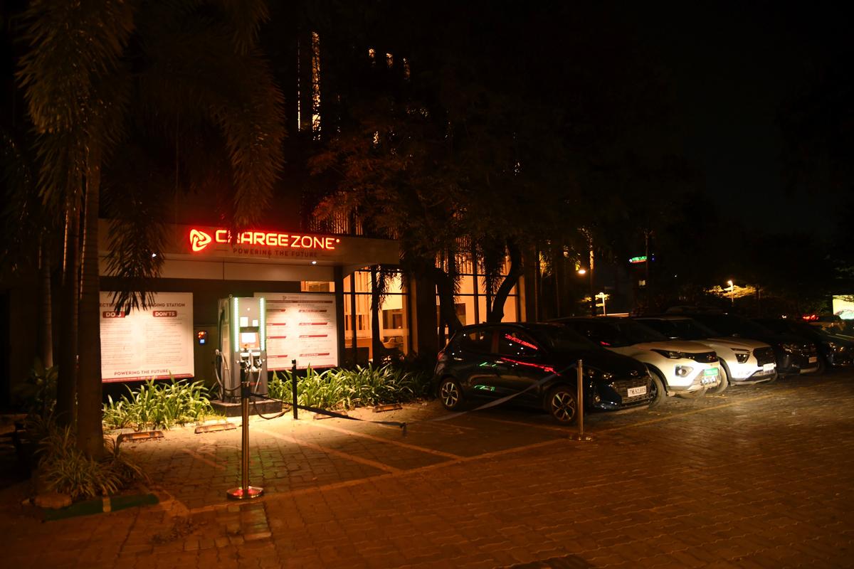 e-vehicles slowly elbow out fuel guzzlers from Madurai city roads - The