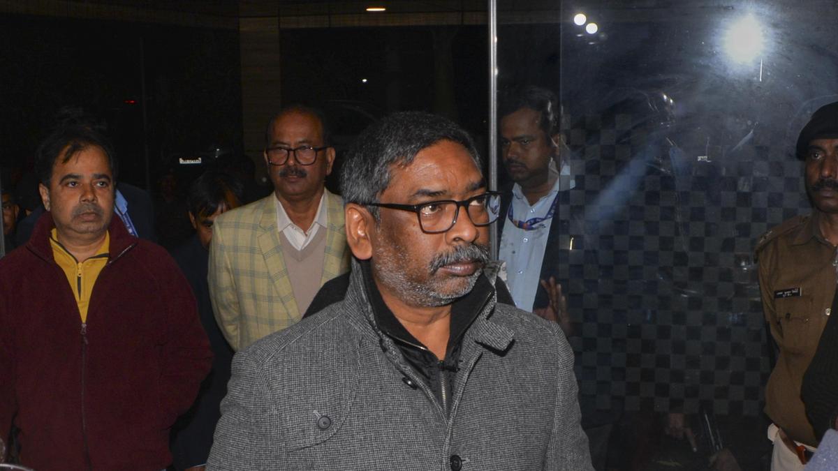 Jharkhand CM appears before MP-MLA court for ''non-compliance'' of ED summons