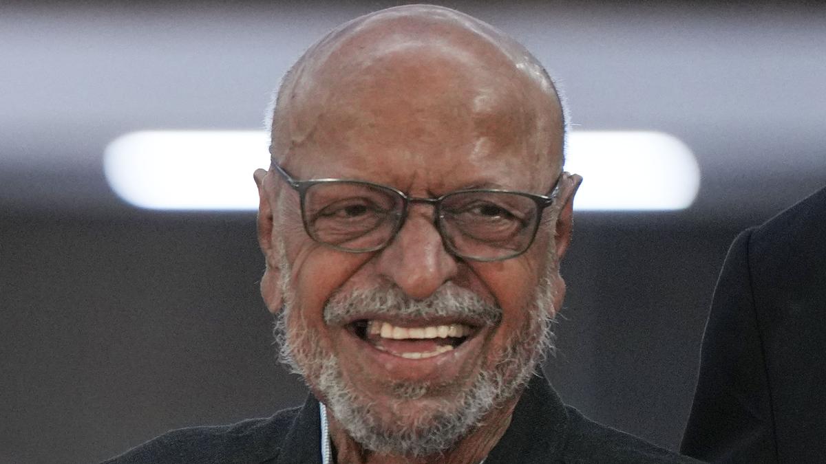 Telangana CM mourns death of famed director Shyam Benegal