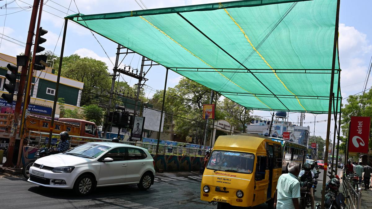 Tiruchi police come up with a cool idea to help those waiting at traffic junction in summer heat