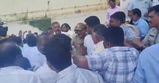 Protests by Valmiki Samaj against comments by former BJP MP Ramesh Katti -  The Hindu