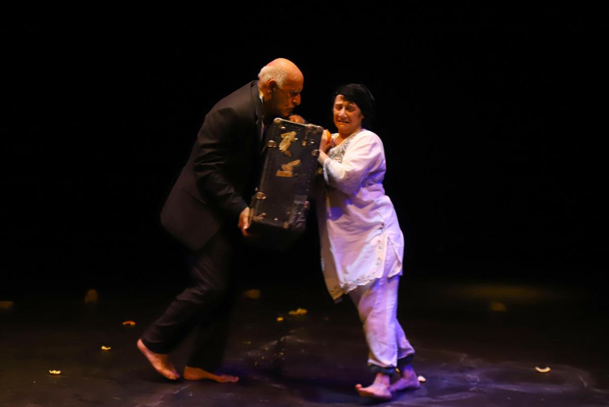 A scene from ‘Oranges & Stones,’ a wordless play by Palestine’s Ashtar Theatre, at the International Theatre Festival of Kerala in Thrissur on Tuesday. 