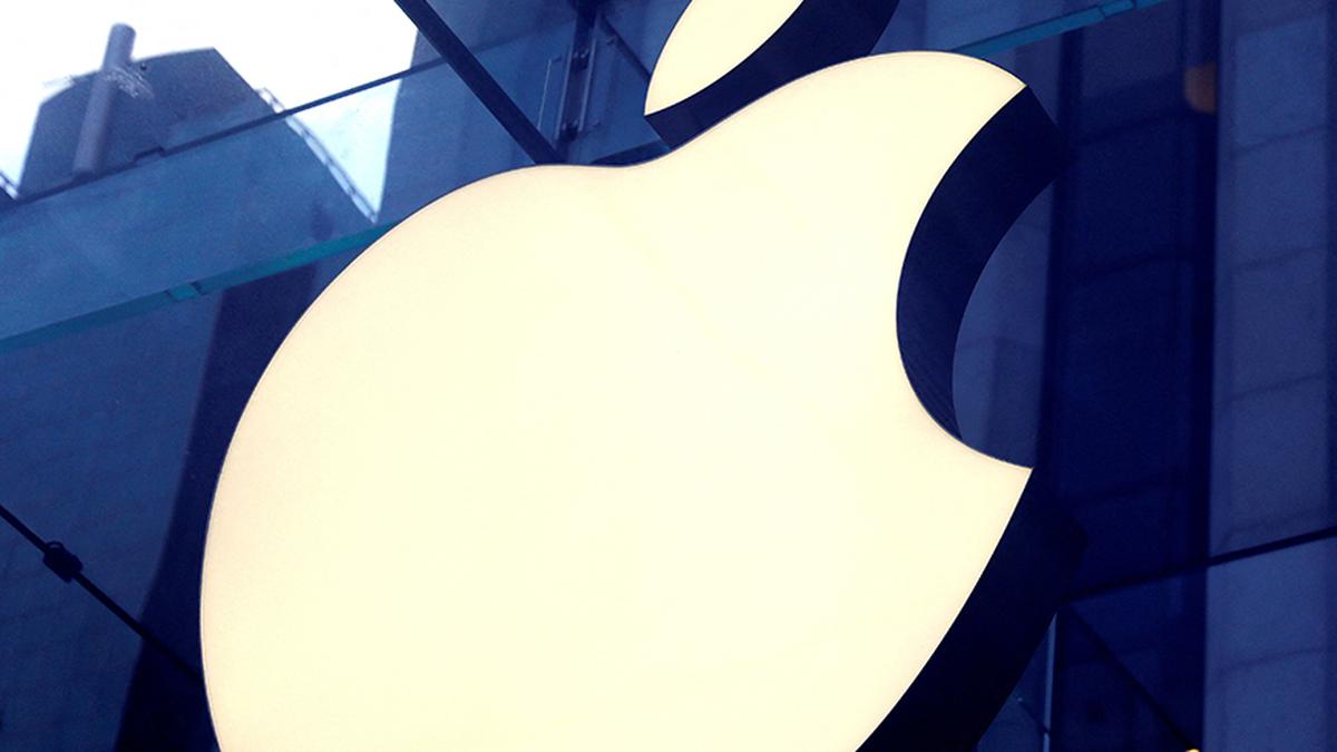 Apple loses bid to throw out UK lawsuit over app store fees