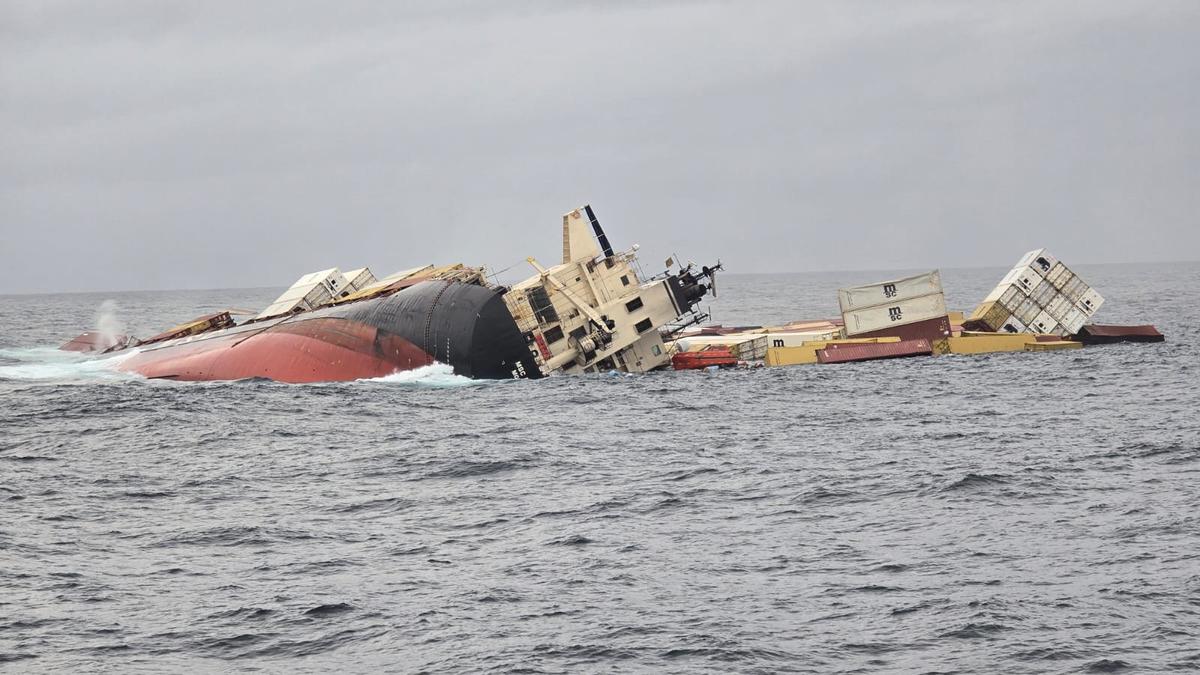 Tilted cargo ship off Kochi coast further submerges; all 24 crew members rescued