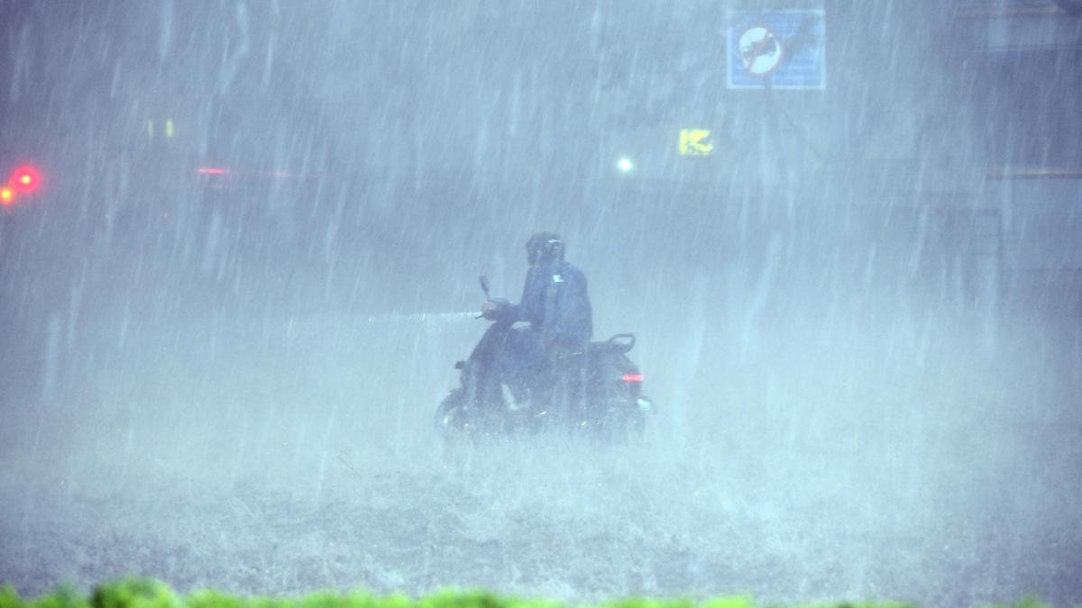 Bengaluru rains: Seven dead as compound wall of Bowring Hospital collapses