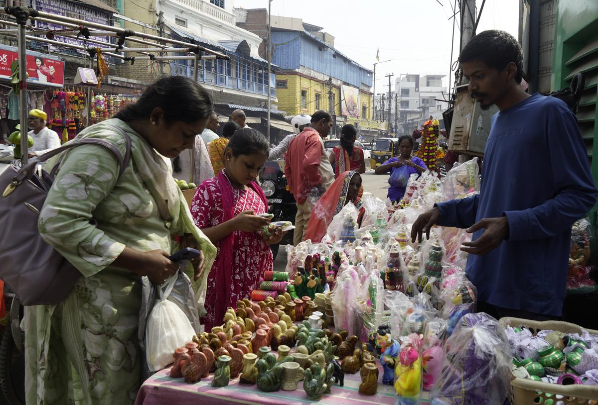 Festive rush fills Begum Bazaar, as shoppers throng the market on the eve of Deepavali in Hyderabad on Sunday (October 19, 2025). 