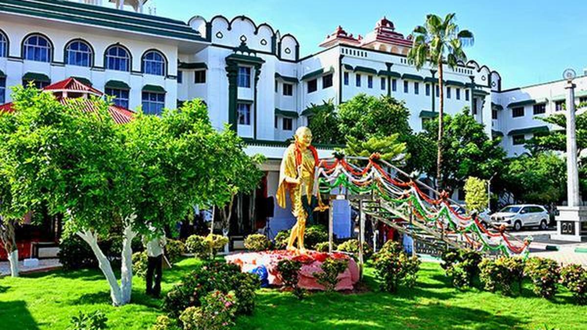 HC asks govt. to come up with rehabilitation scheme for  transpersons at the taluk level