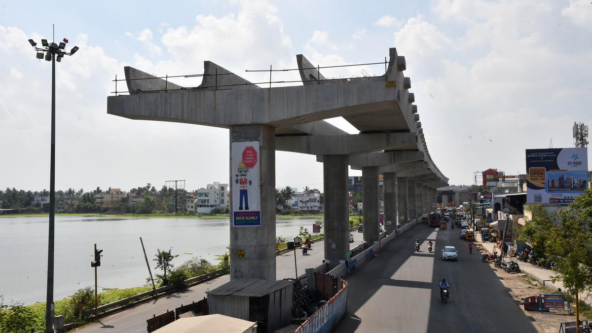 Metro Rail plans to build dedicated service lanes in phase II stations