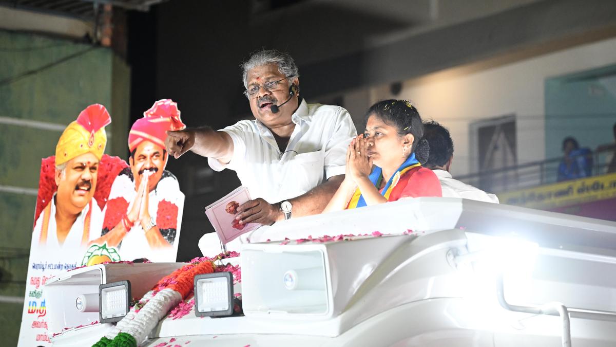G.K. Vasan campaigns in Chennai seeking votes for NDA nominees