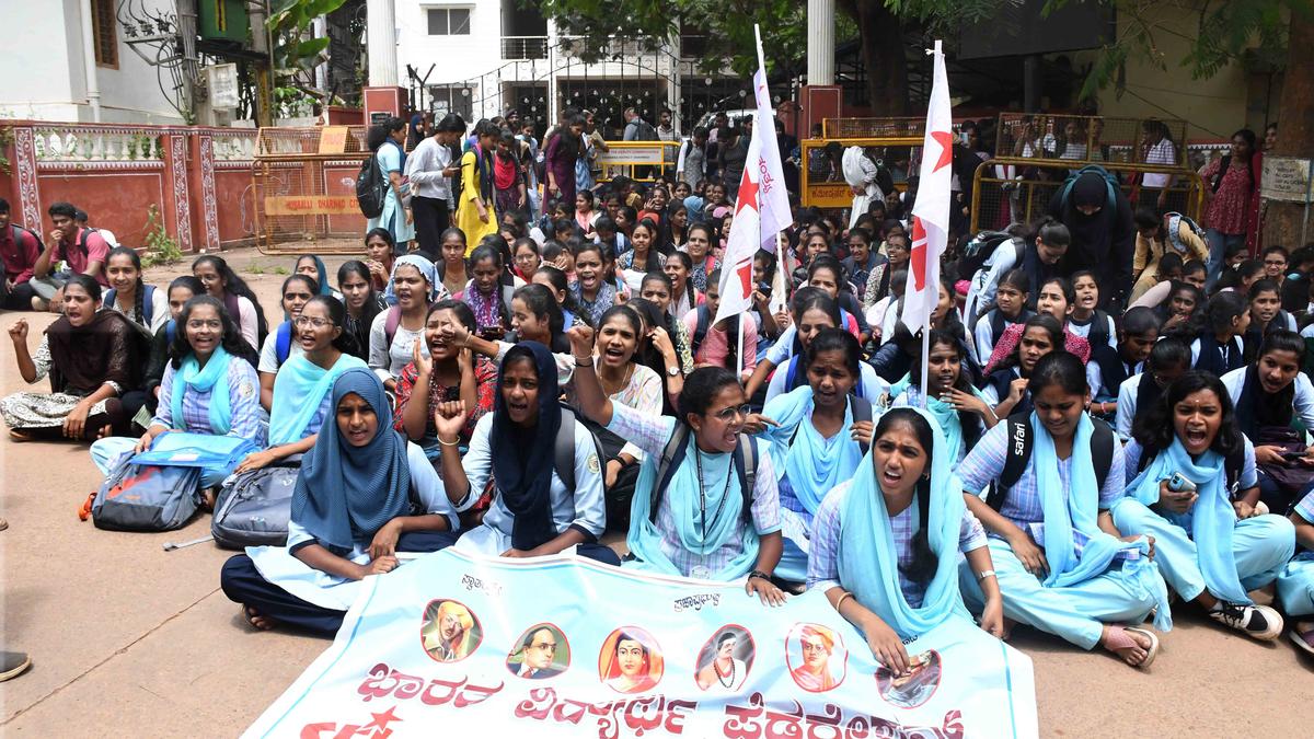 Students stage protest in Dharwad seeking requisite amenities in hostels in Karnataka
