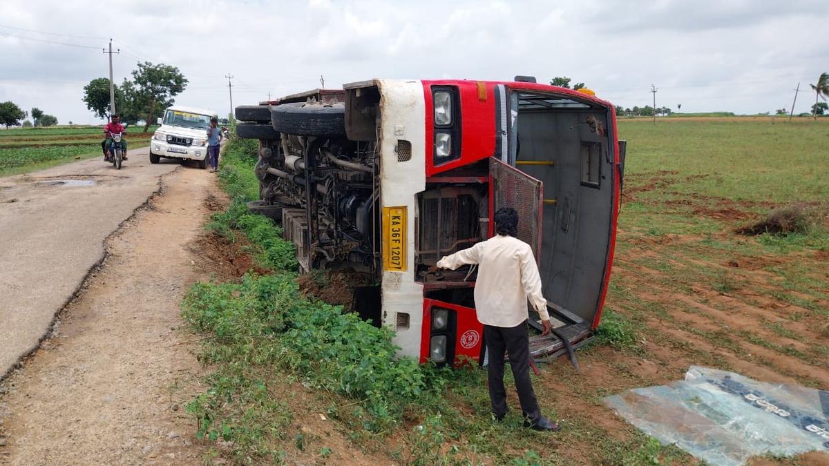 Three students injured after bus overturns in Raichur village