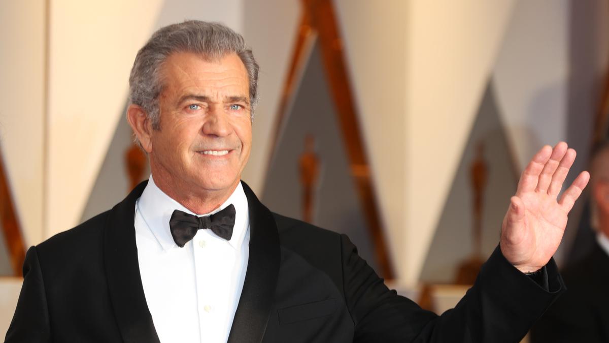 Mel Gibson to direct suspense film ‘Flight Risk'; Mark Wahlberg to play the lead