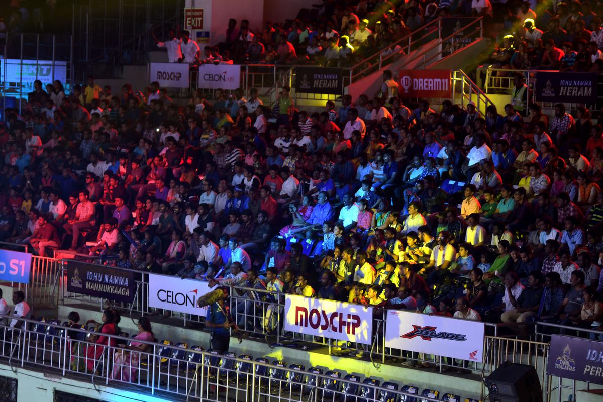 Spectators watching the match between Tamil Thalaivas and Jaipur Pink Panthers during the ProKabaddi League (PKL) at the Nehru indoor stadium in Chennai on Wednesday, 21/08/2019. 
