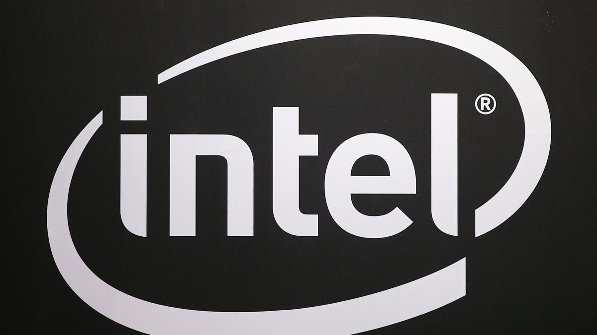 Intel forecasts gloomy quarter on supply-chain woes, shares fall