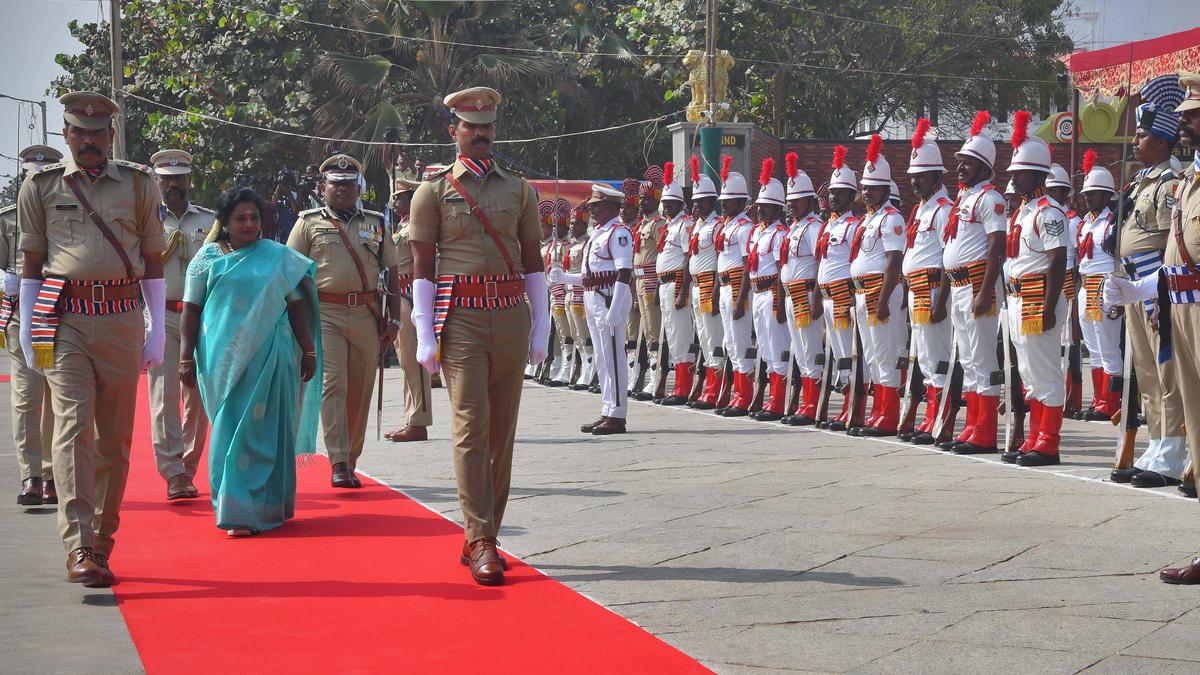 Tamilisai hits out at KCR for neglecting Raj Bhavan