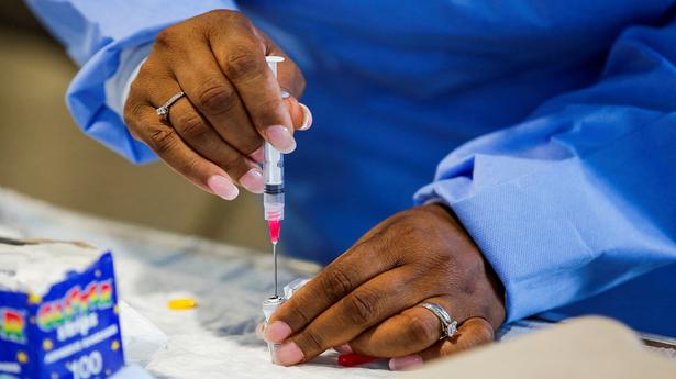 Dans la course aux vaccins contre la variole du singe, les experts voient une répétition de COVID-19