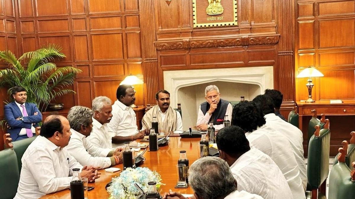 Fishermen delegation meets Union Minister, seeks Centre&rsquo;s intervention on arrests by Sri Lanka