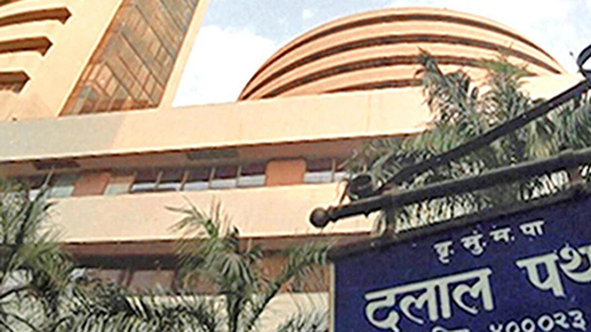 Sensex, Nifty rebound on fag-end buying in IT, power shares