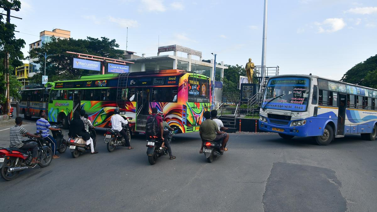 Buses fail to stop at designated bus stop at Sundar Lodge Junction in Salem