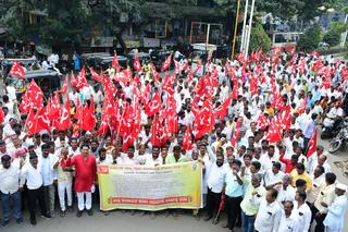 Contractors threaten to stop work in Karnataka saying unpaid bills amount to ₹37,370 crore - The Hindu