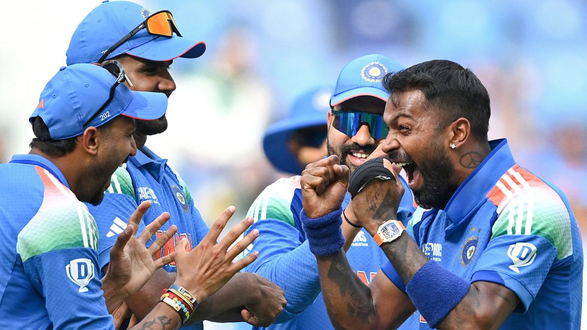 Champions Trophy: India have huge advantage playing at same ground, says Cummins