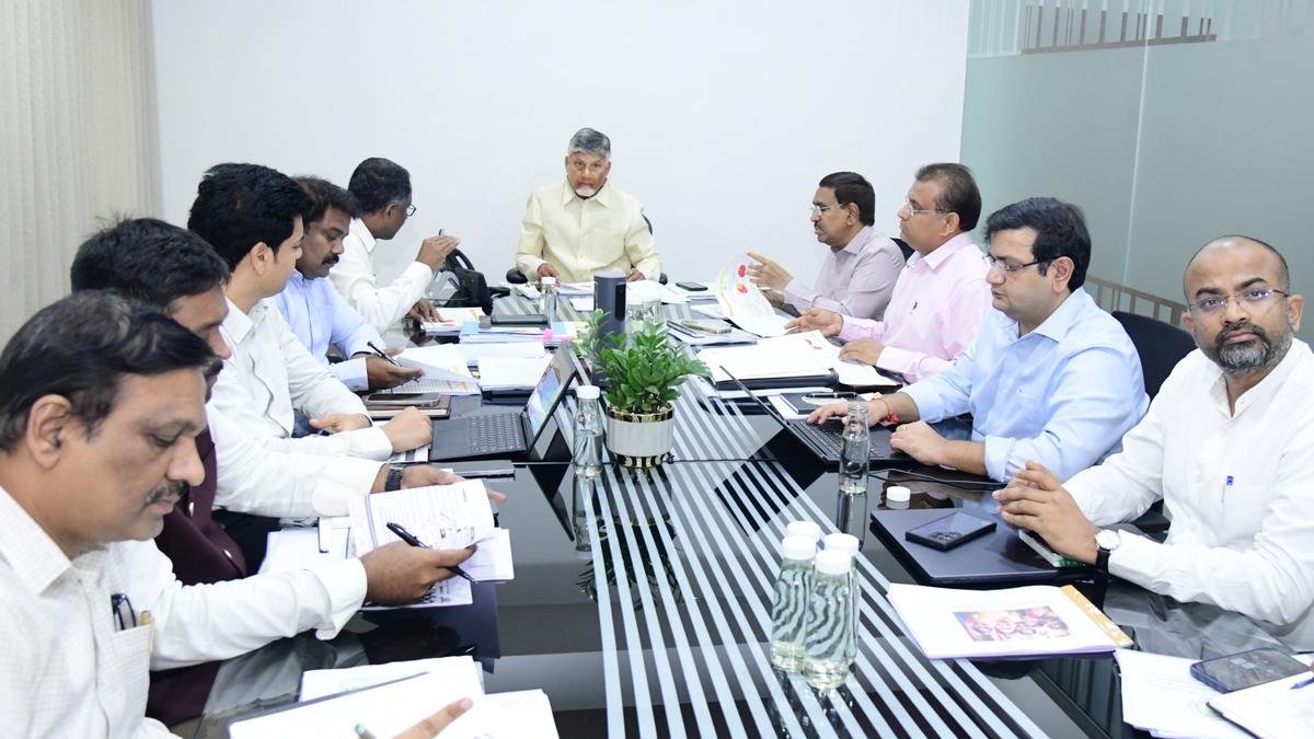 A.P. CM tells officials to mobilise maximum Central funds for MA&UD Department